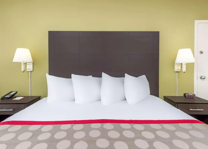 Ramada By Wyndham Vandalia